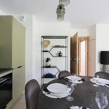アパート Sunny - Luxury Flat With Services